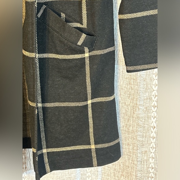 Maurice’s Plaid Blazer Cardigan in with Pockets. Excellent Condition. Size S - Picture 4 of 15
